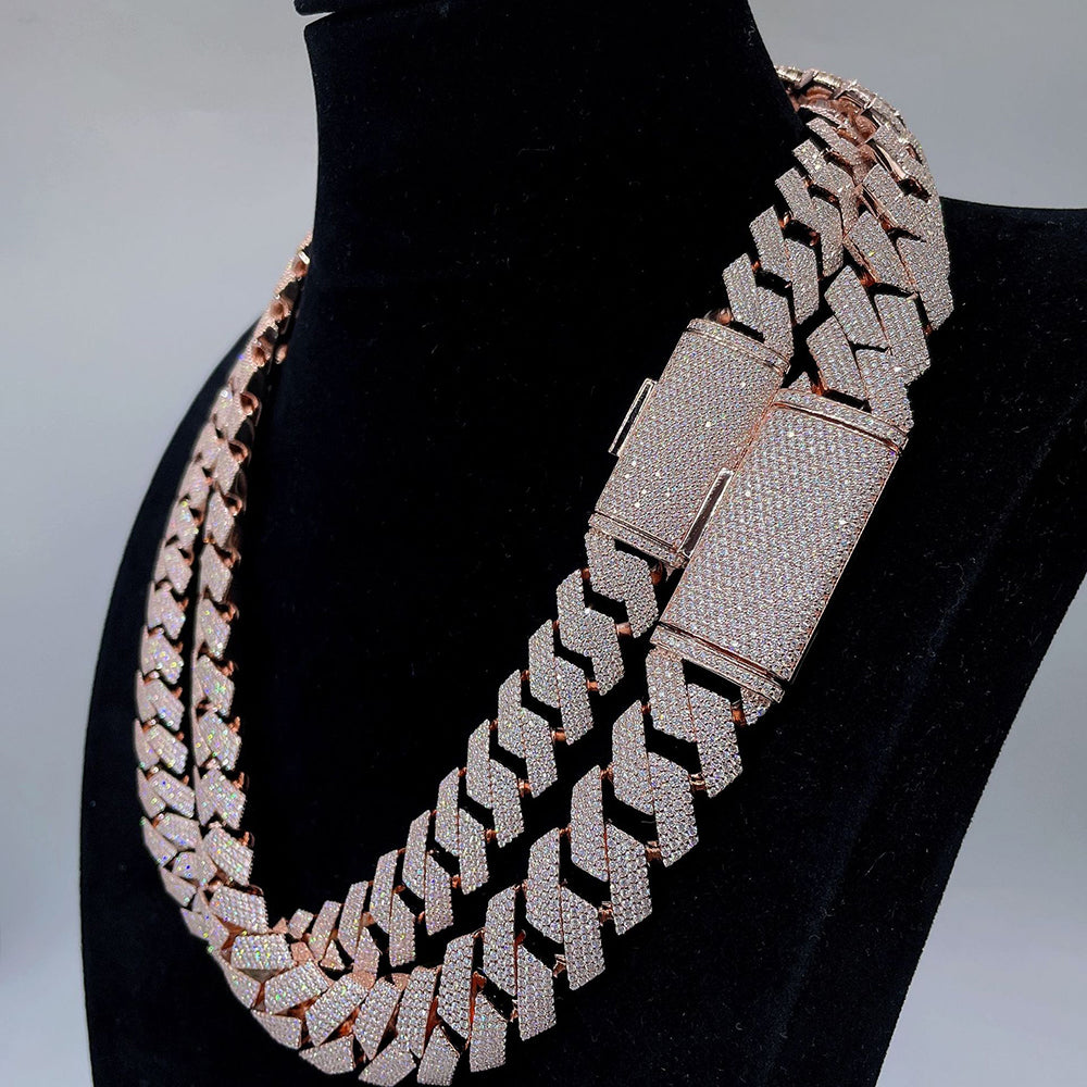 Moissanite Cuban Link Chain Necklaces