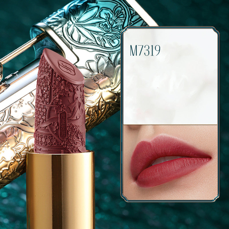 Long-Lasting Matte Lipstick