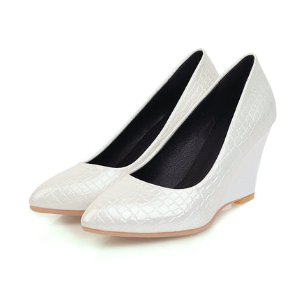 Fish Scale Pattern Pointed Shoes