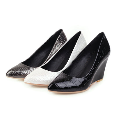 Fish Scale Pattern Pointed Shoes