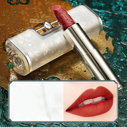 Long-Lasting Matte Lipstick