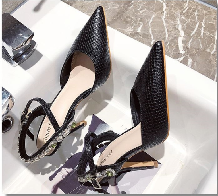Snake Pattern Pointed Toe Sandals