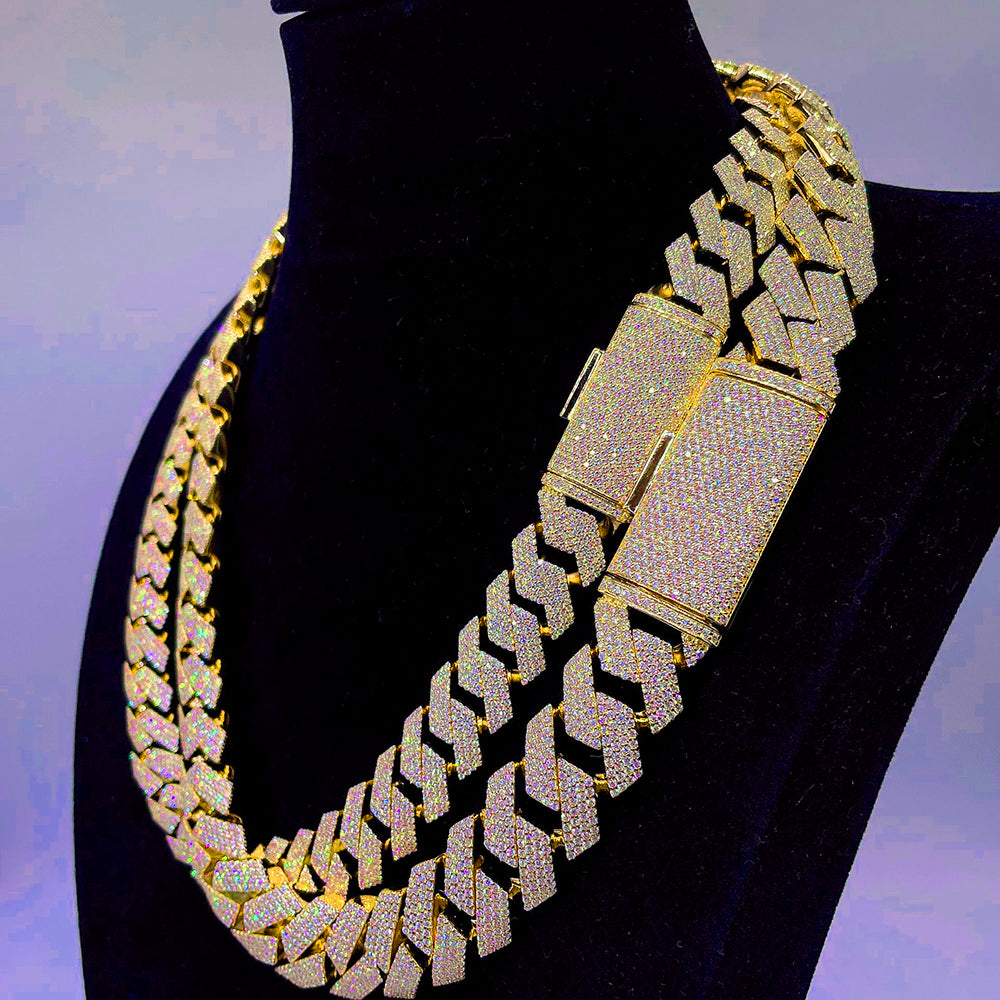 Moissanite Cuban Link Chain Necklaces
